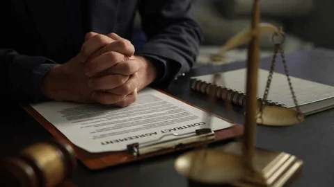 ¿Qué hacer ante una demanda por falsedad personal?